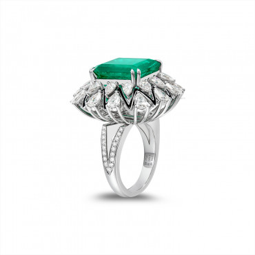 祖母綠配琺琅彩及鑽石戒指